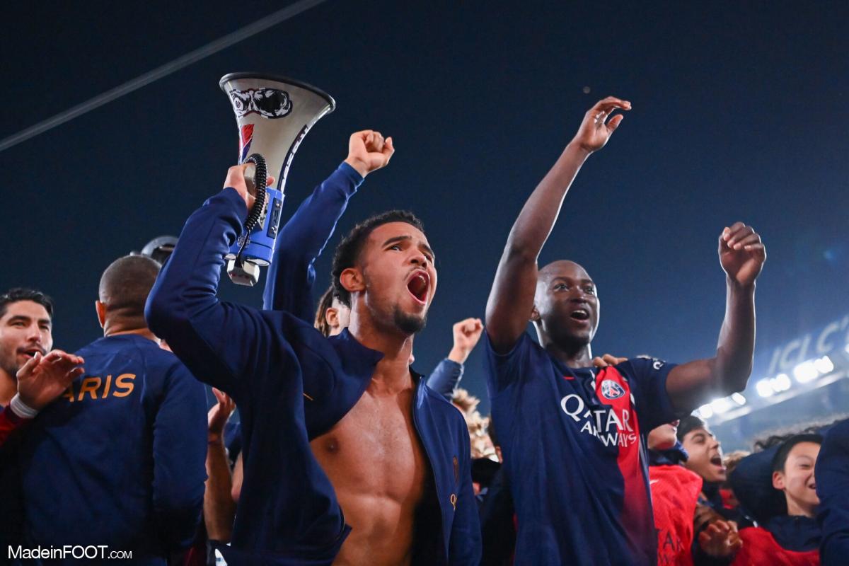 L'équipe du PSG après la victoire face à l'OM