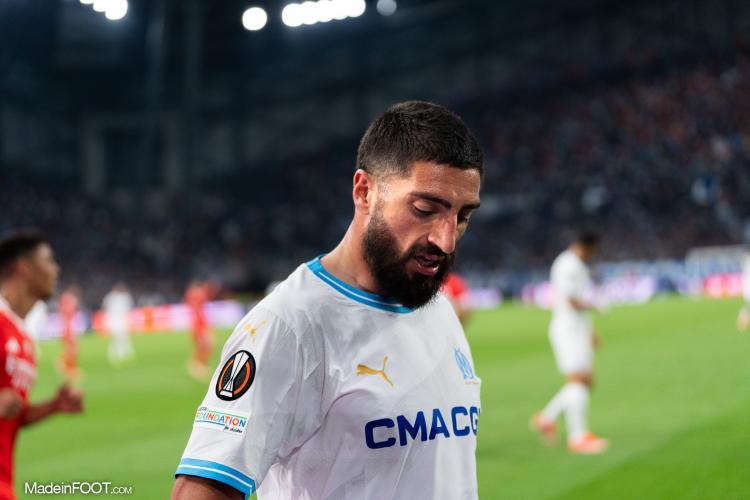 Samuel Gigot avec le maillot de Marseille 