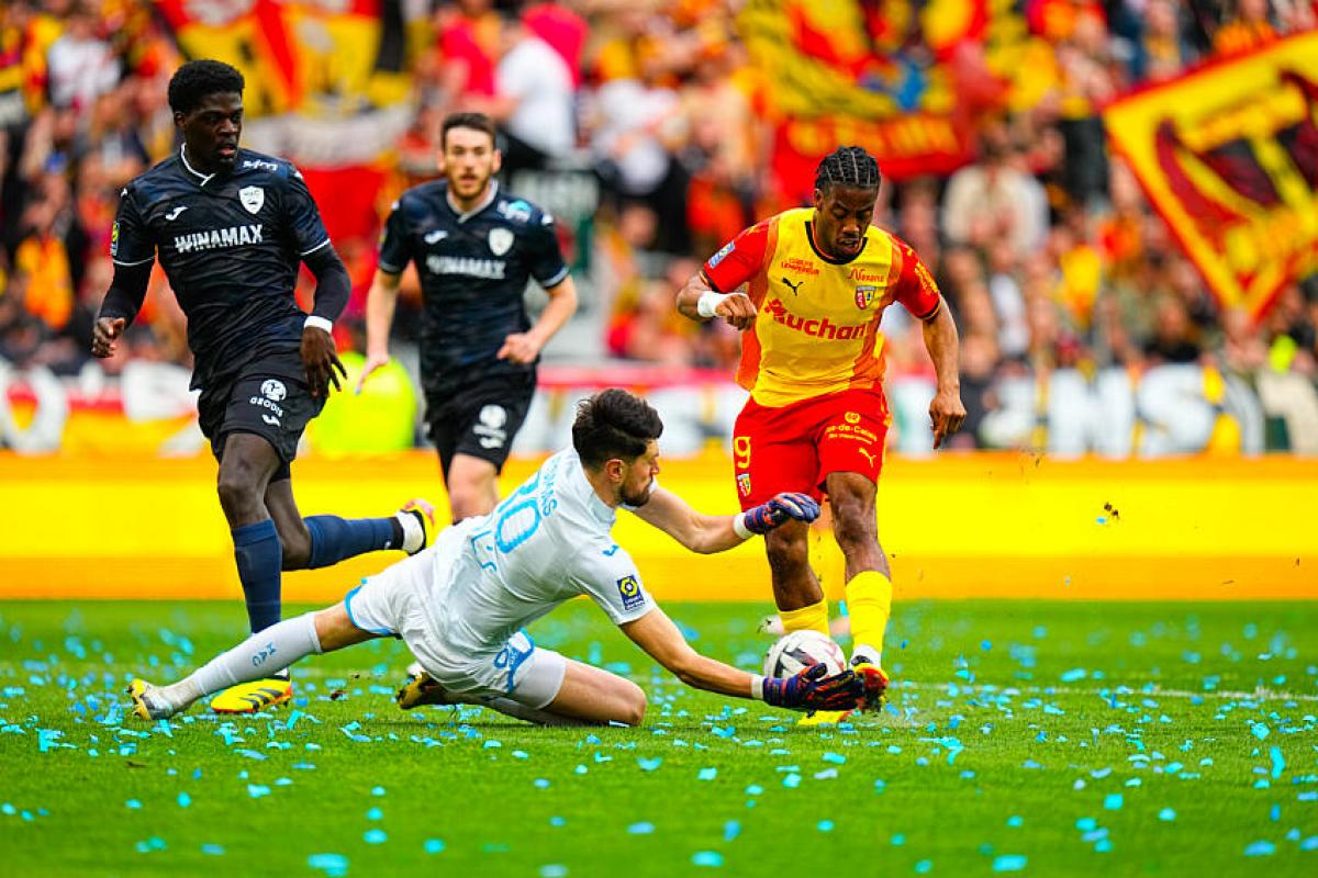 Elye Wahi avec le RC Lens
