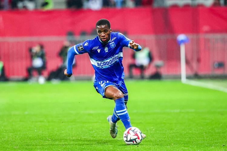 Hamed Junior Traoré sous le maillot de l'AJ Auxerre