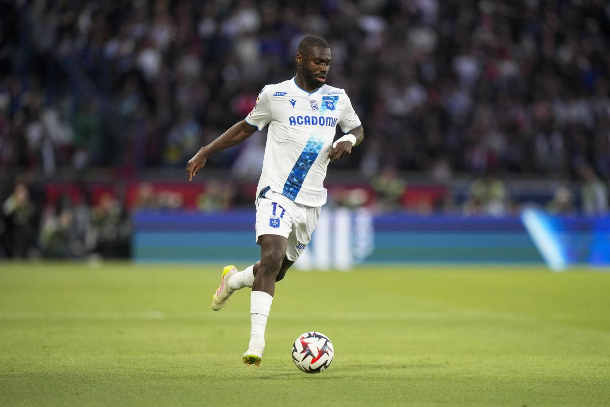 Lassine Sinayoko, joueur d'Auxerre