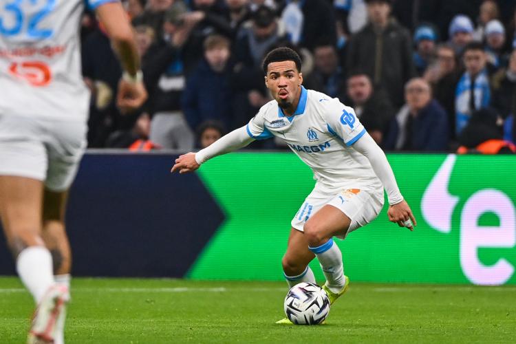 Ethan Nwaneri, le milieu de terrain offensif de l'Olympique de Marseille.