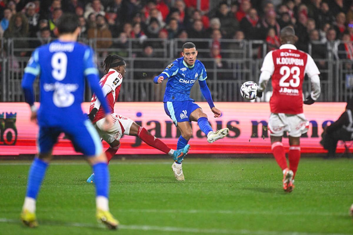 Les compos officielles du match entre l'Olympique de Marseille et l'Olympique Lyonnais.