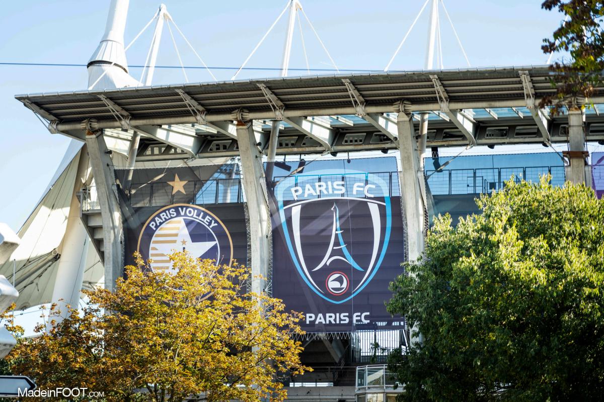 Logo du Paris FC.