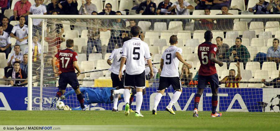 L'Australien de 24 ans est actuellement la doublure de Diego Alves à Valence