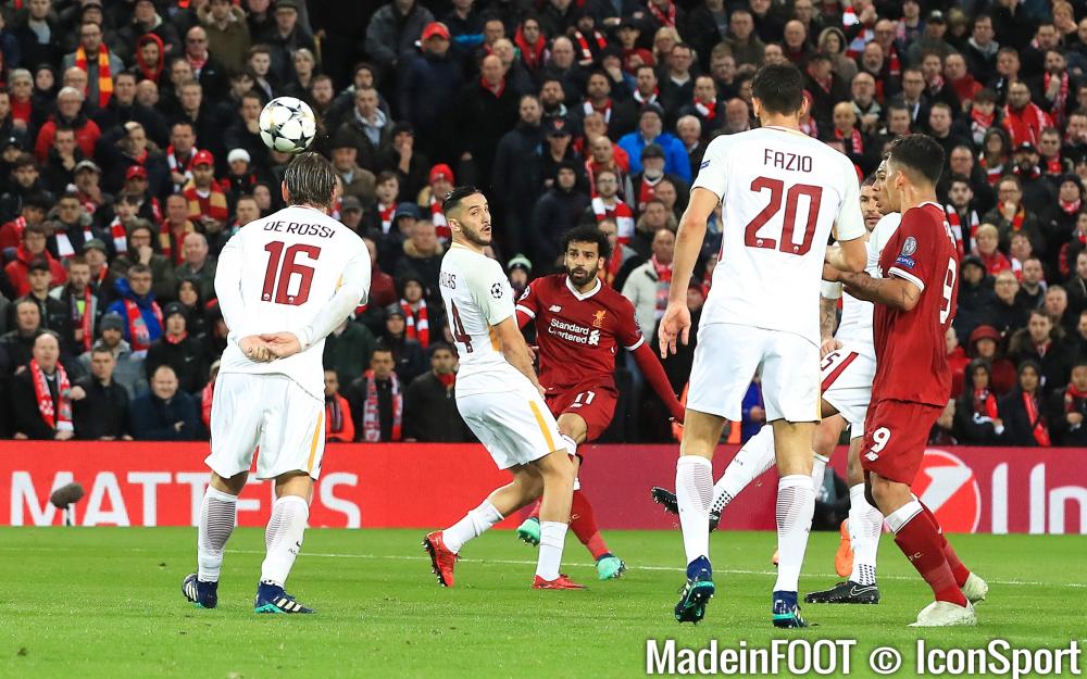 Manolas, ici au duel avec Salah.