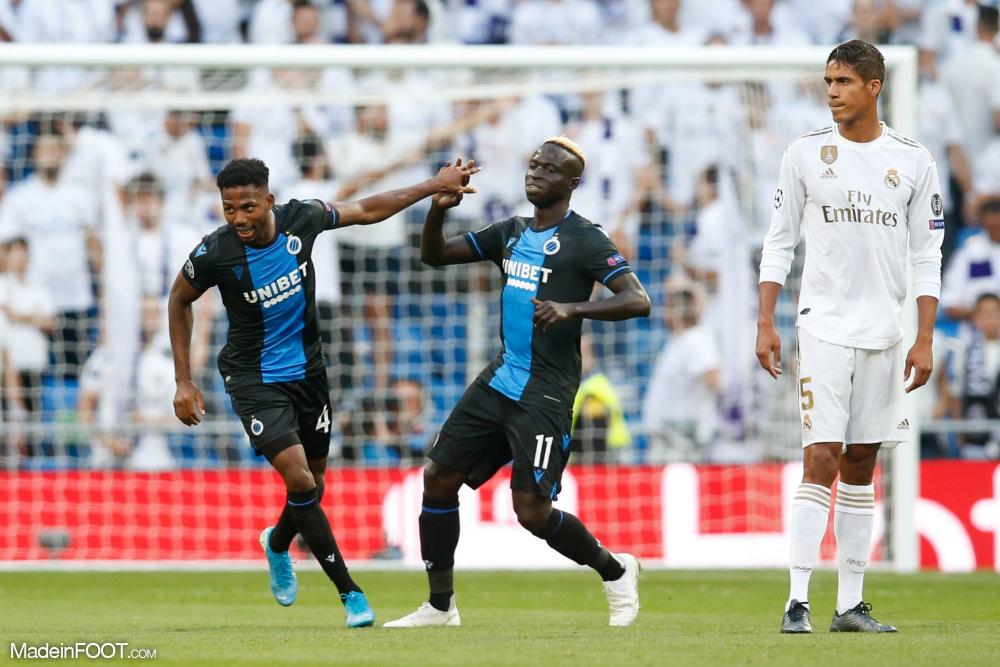 Emmanuel Dennis, ici à gauche, n'est pas visé par l'OM.
