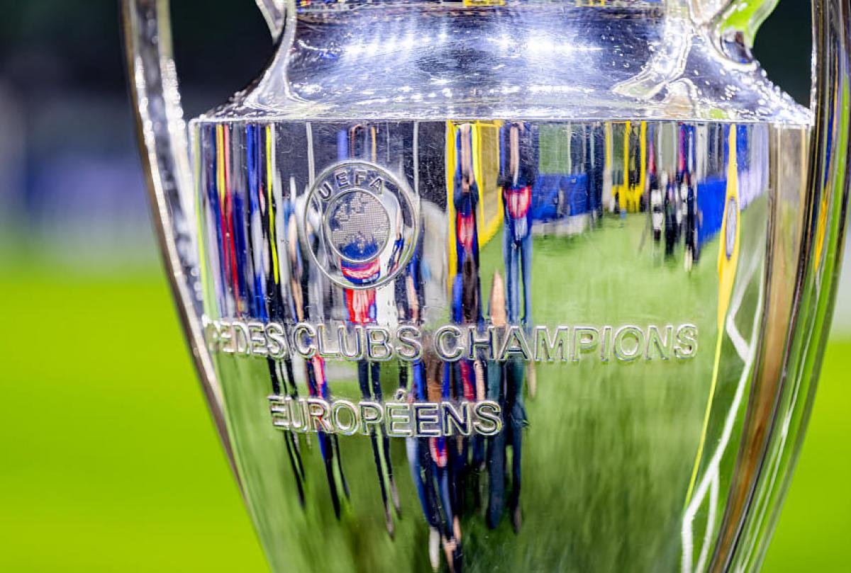 Trophée de la Ligue des Champions.