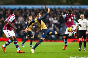 Gueye (à droite) va poursuivre son aventure en Premier League