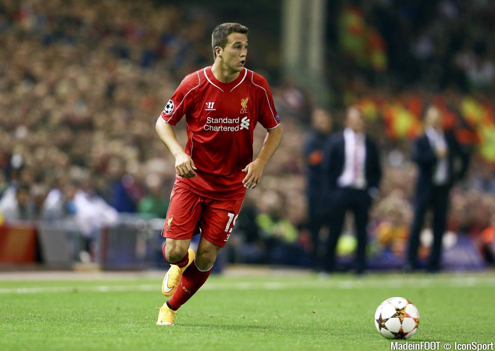 Manquillo avec le maillot de Liverpool.