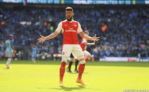 Giroud veut rester à Londres